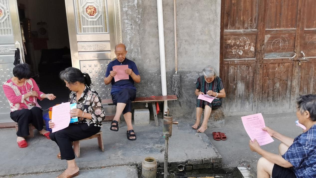 罗桥镇新时代文明实践站：党的二十大精神进基层·新时代文明实践中心 “四会一课”——广场故事会.jpg